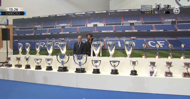 Sportitalia报道，AC米兰正在考察博洛尼亚主帅蒂亚戈-莫塔。
